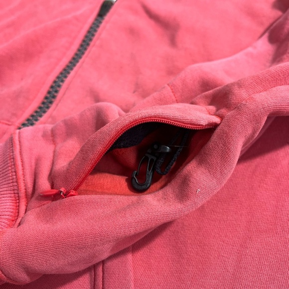 197-Nike zip up Hoodie. This hoodie has two front pockets and a secret pocket - Picture 2 of 4